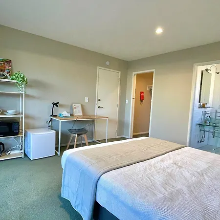 Cozy Glenholme Ensuite